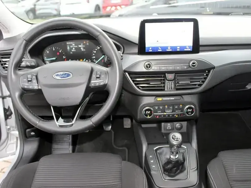 Używany Ford Focus Titanium 120 KM (88 kW) 2022 Srebrny Kombi