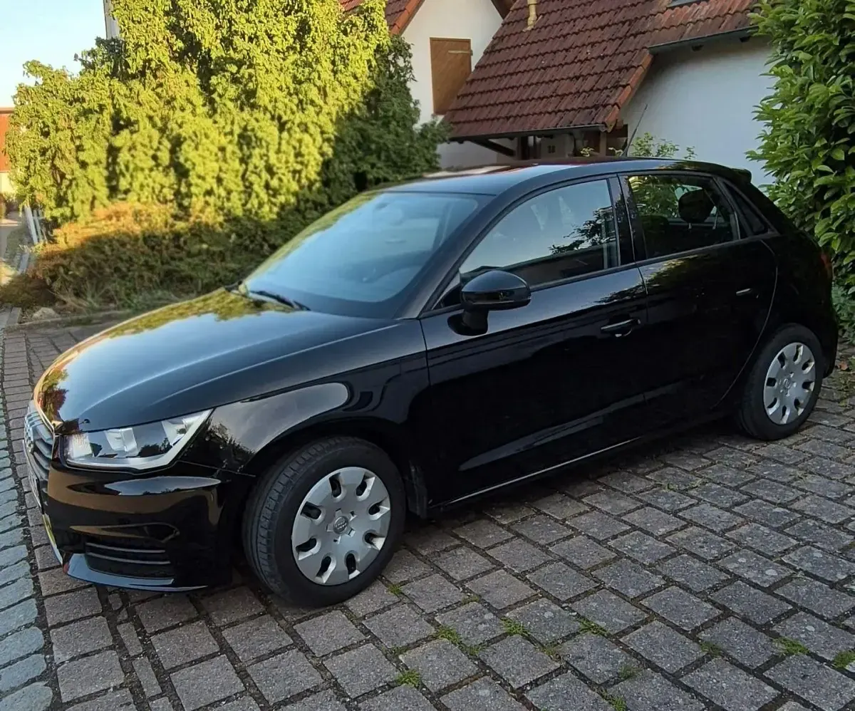 Gebraucht Audi A1 Sportback 95 PS (69 kW) 2018 Schwarz Kleinwagen