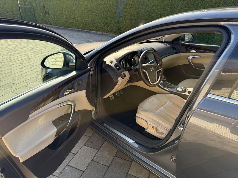 Gebraucht Opel Insignia Selection 131 PS (96 kW) 2009 Grau Limousine