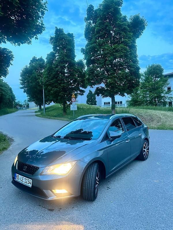 Grau Gebraucht 2014 Seat Leon Kombi | 5.199 € (Fairer Preis) - Bild 1/4