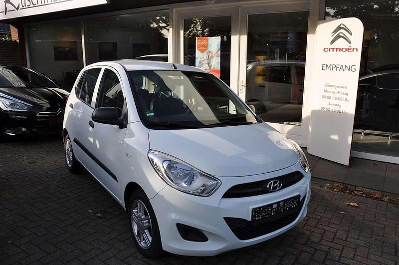 Weiß Gebraucht 2013 Hyundai i10 Kleinwagen | 4.990 € (Teuer) - Bild 1/4