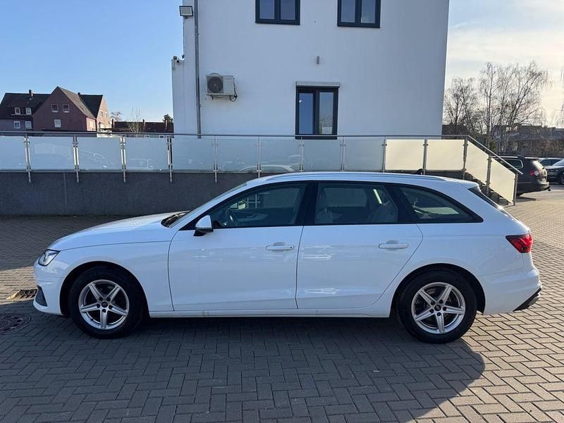 Gebraucht Audi A4 Sport 136 PS (100 kW) 2024 Weiß Kombi