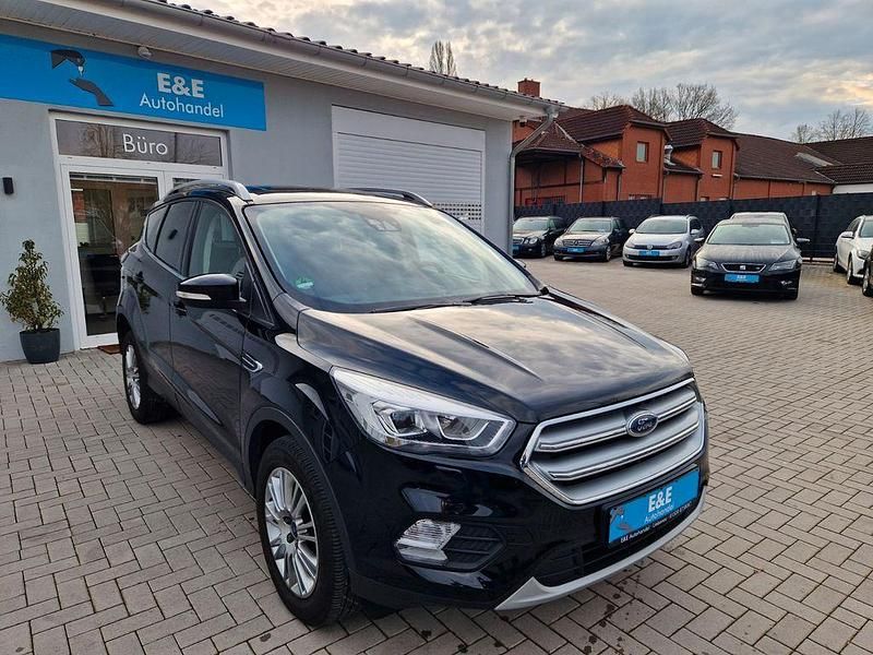 Gebraucht Ford Kuga 150 PS (110 kW) 2019 Schwarz SUV