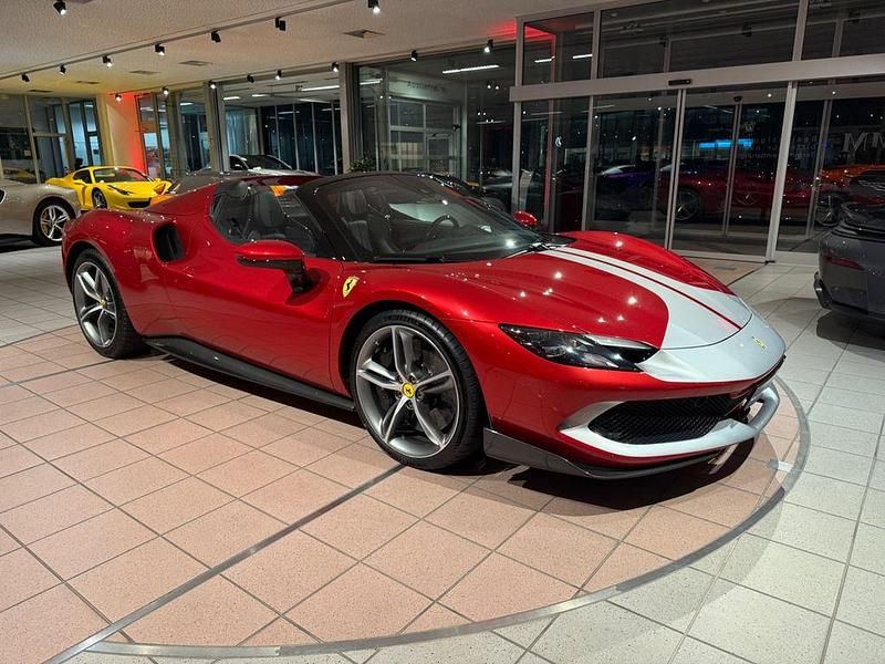 Gebraucht Ferrari 296 829 PS (609 kW) 2024 Rosso imola Cabrio