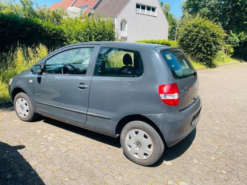 Grau Gebraucht 2006 VW Fox Kleinwagen | 1.790 € (Fairer Preis) - Bild 1/4