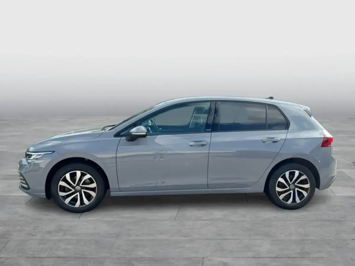 Gebraucht VW Golf VIII Active 110 PS (80 kW) 2021 Grau Limousine