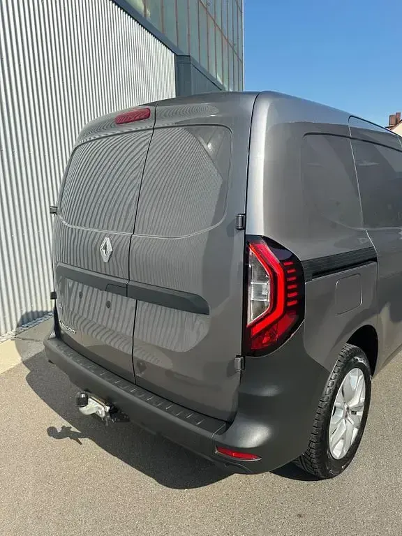 Gebraucht Renault Kangoo 131 PS (96 kW) 2022 Silber Van / Kleinbus