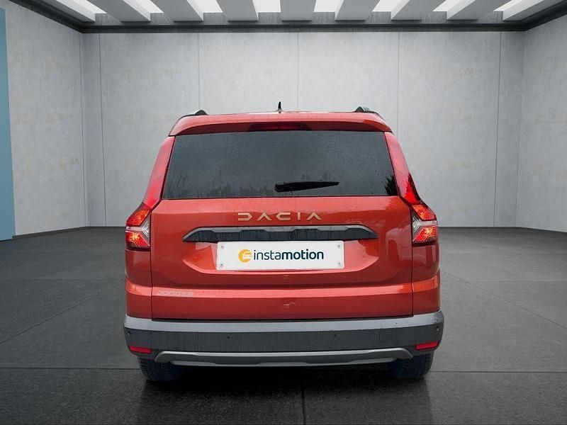 Neu Dacia Jogger 110 PS (80 kW) 2025 Grün Van / Kleinbus