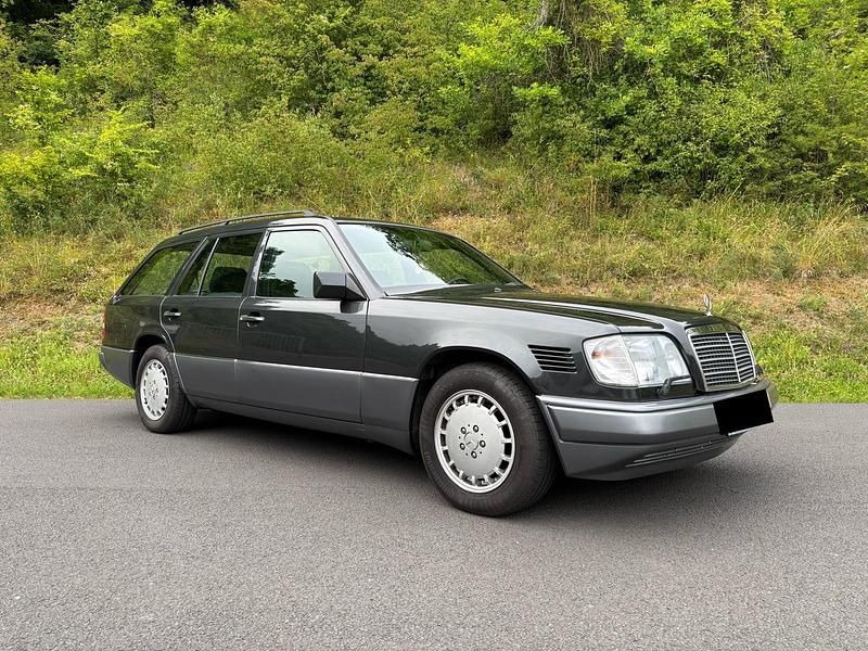 Second-hand Mercedes E250 113 CP (83 kW) 1995 Gri Break