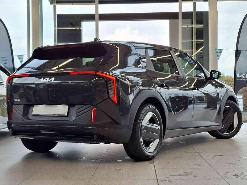 Neu Kia EV4 Earth 150 kW (204 PS) 2025 Pentametal metallic Kleinwagen