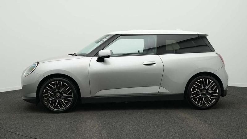Gebraucht Mini Cooper Favoured 135 kW (184 PS) 2024 Grau Kleinwagen
