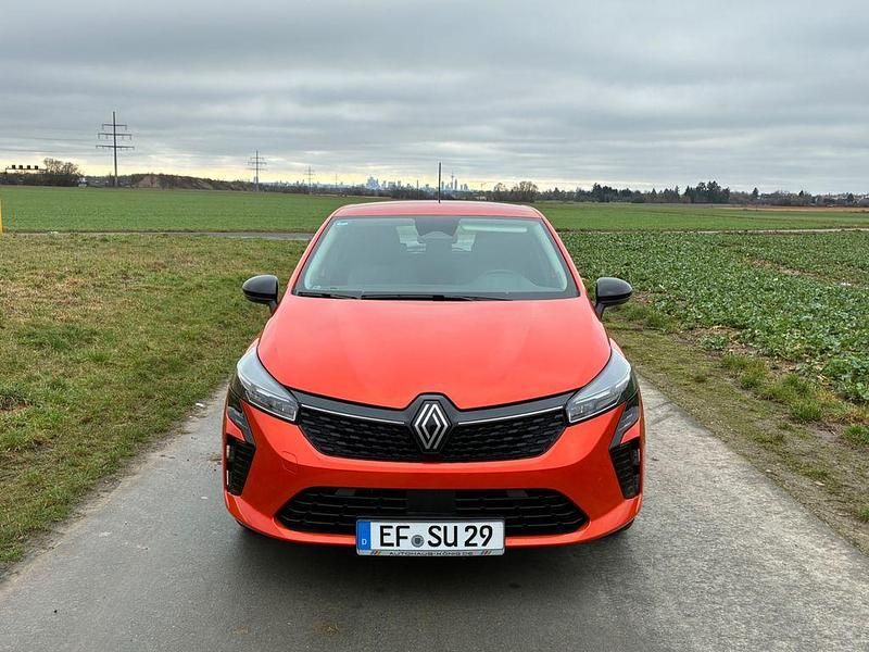 Gebraucht Renault Clio V Evolution 143 PS (105 kW) 2025 Orange Limousine