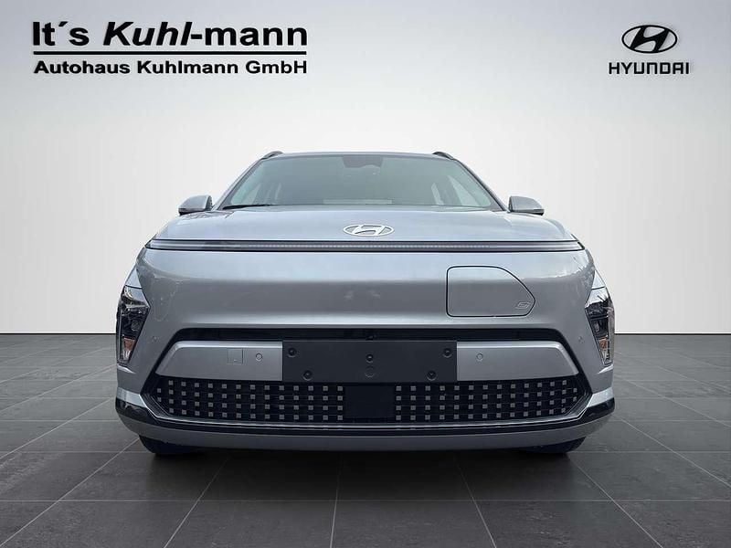 Gebraucht Hyundai Kona Advantage 114 kW (156 PS) 2024 Shimmering silver SUV