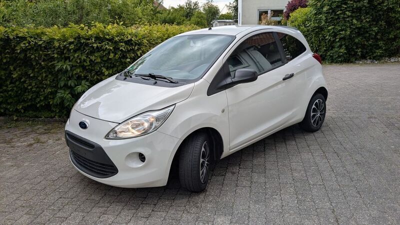Weiß Gebraucht 2015 Ford Ka Basis Kleinwagen | 1.650 € - Bild 1/4
