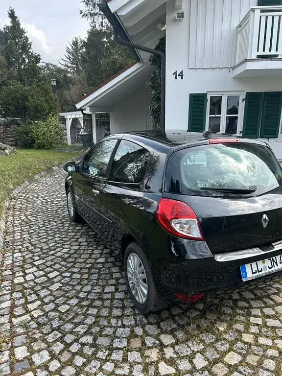 Gebraucht Renault Clio II 101 PS (74 kW) 2010 Schwarz Limousine