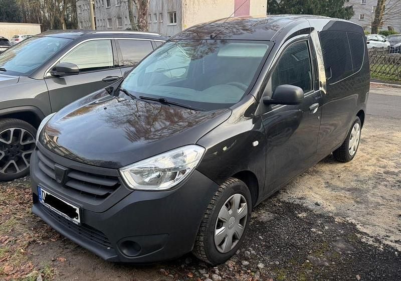 Schwarz Gebraucht 2013 Dacia Dokker Essentiel Van / Kleinbus | 4.650 € (Fairer Preis) - Bild 1/3