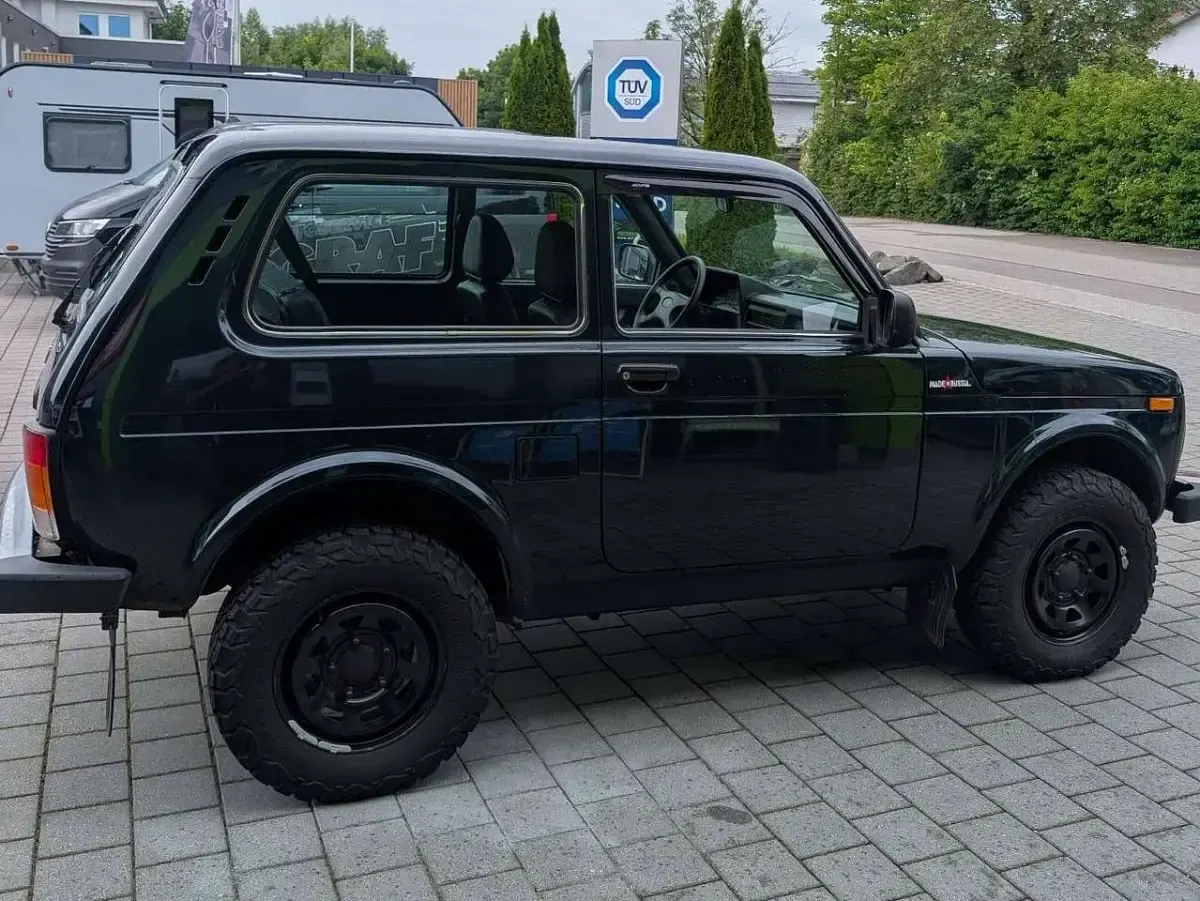 Gebraucht Lada niva 83 PS (61 kW) 2016 Grün SUV