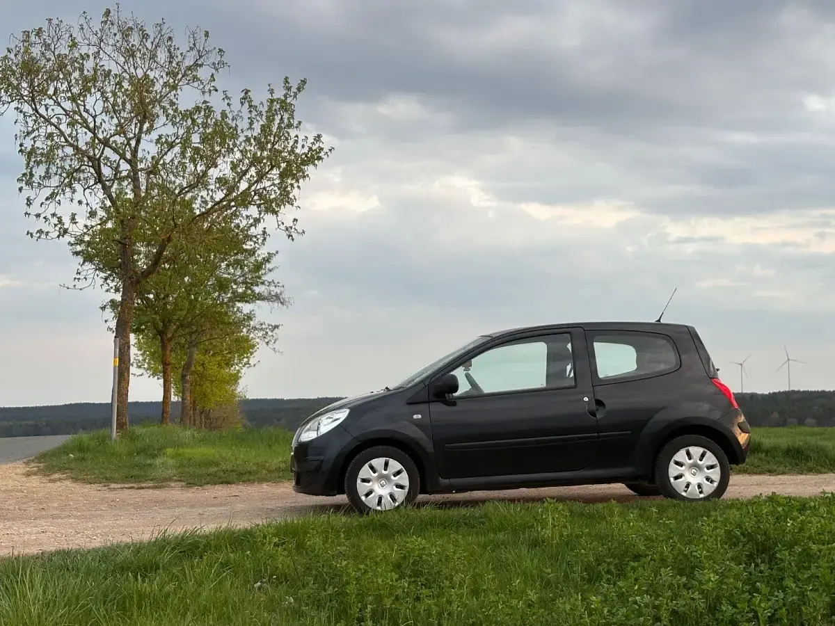 Second-hand Renault Twingo 58 CP (42 kW) 2009 Negru Hatchback