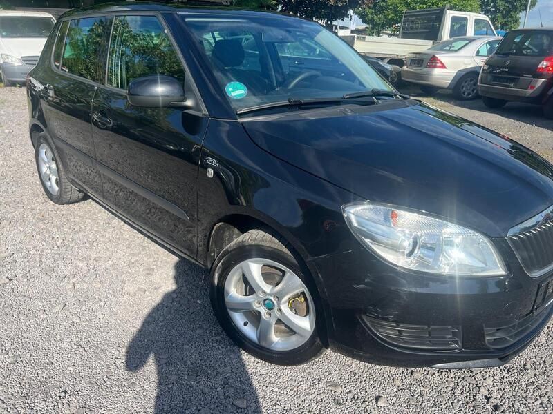 Schwarz Gebraucht 2011 Skoda Fabia Family Kleinwagen | 2.900 € (Guter Preis) - Bild 1/4