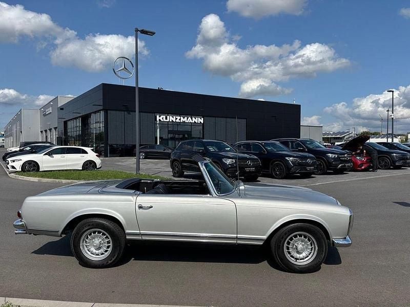 Silber Gebraucht 1964 Mercedes 230 Cabrio | 66.900 € - Bild 1/4