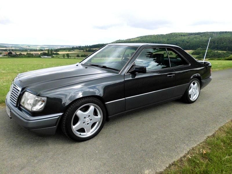Schwarz Gebraucht 1995 Mercedes E220 Coupé | 13.900 € - Bild 1/4