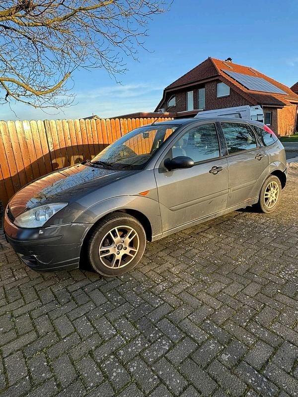 Gebraucht Ford Focus 89 PS (65 kW) 2004 Grau Kleinwagen