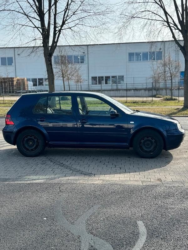 Gebraucht VW Golf IV 104 PS (76 kW) 2002 Blau Kleinwagen