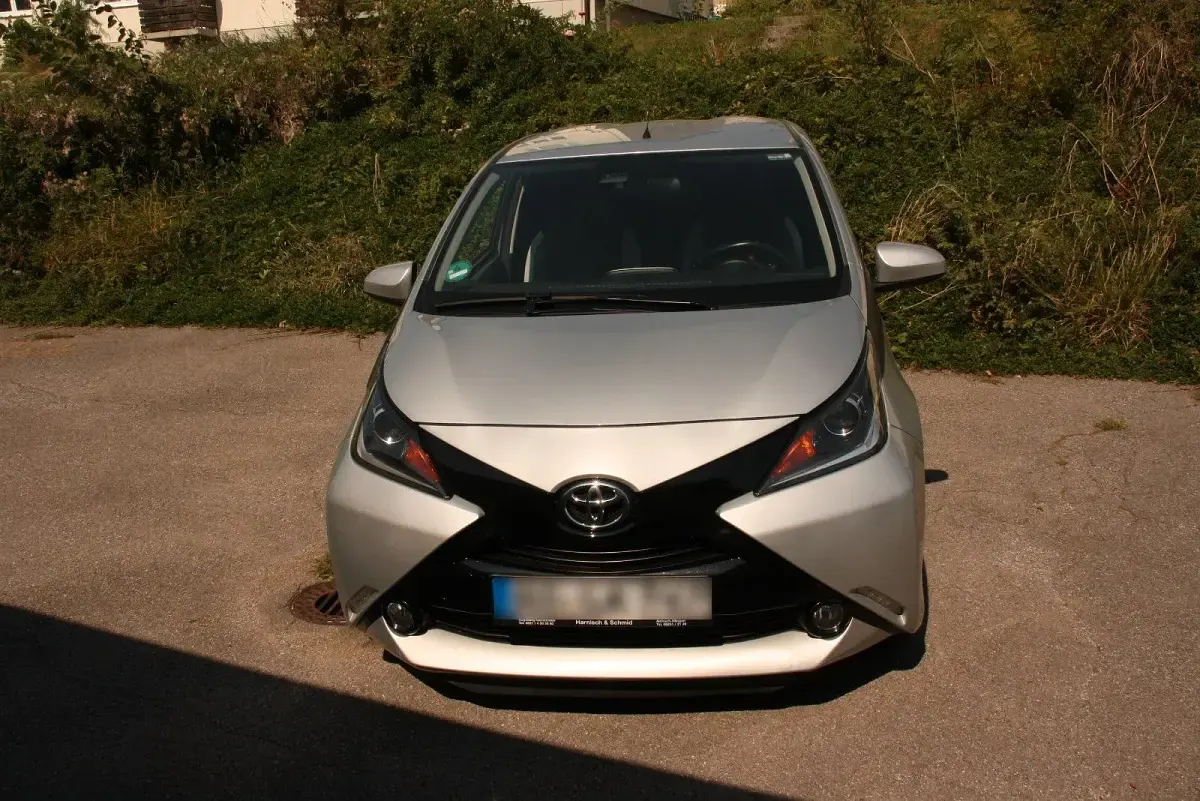 Gebraucht Toyota Aygo Style 69 PS (50 kW) 2016 Silber Kleinwagen