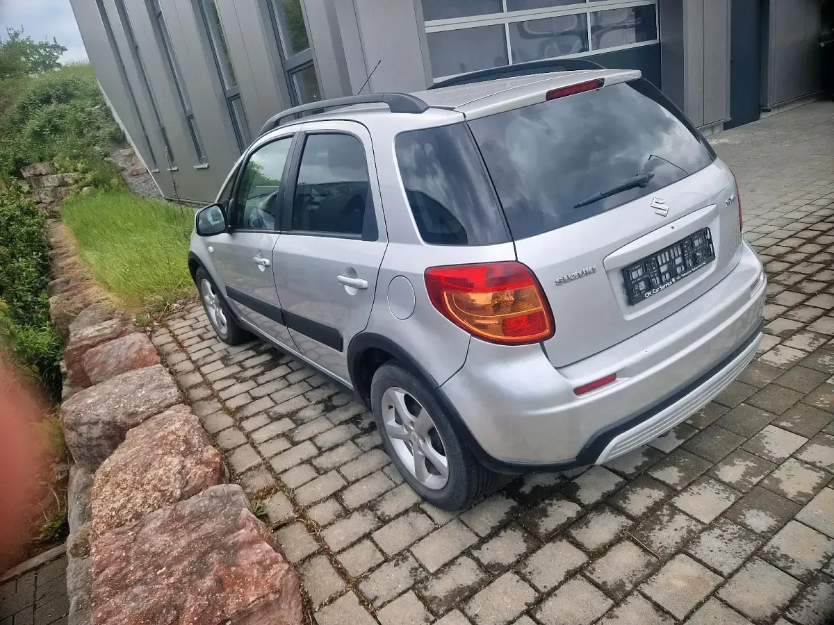 Usata Suzuki SX4 107 CV (78 kW) 2007 Grigio Berlina