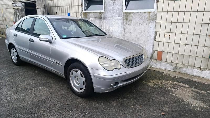 Gebraucht Mercedes C180 143 PS (105 kW) 2003 Silber Limousine