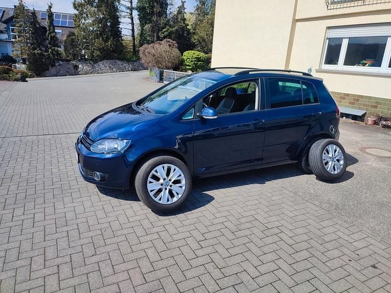 Gebraucht VW Golf VII Life 122 PS (89 kW) 2013 Blau Kleinwagen