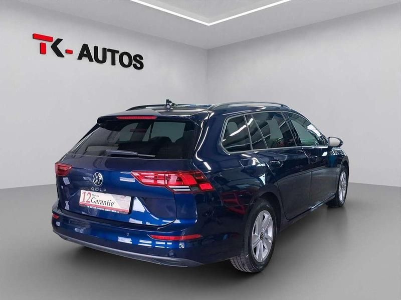 Gebraucht VW Golf VIII Life 150 PS (110 kW) 2021 Blau Kombi