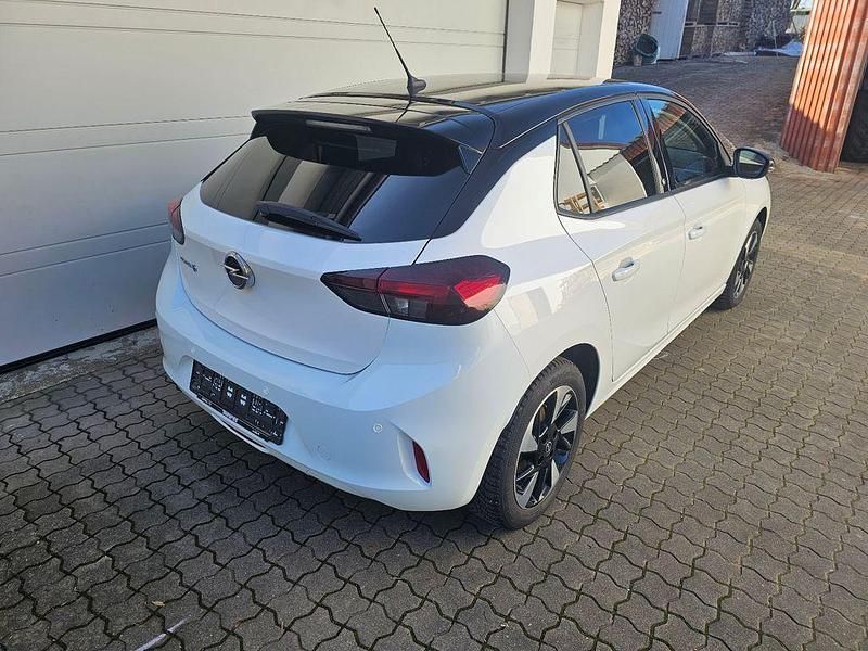 Gebraucht Opel Corsa-e 100 kW (136 PS) 2023 Weiß Kleinwagen
