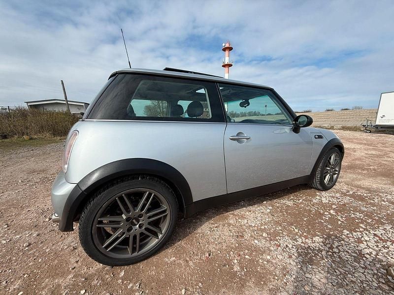 Usata Mini Cooper 116 CV (85 kW) 2005 Argento Utilitaria