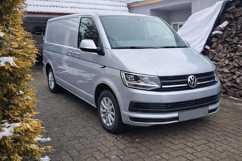 Silber Gebraucht 2016 VW Transporter Van | 24.900 € (Etwas zu teuer) - Bild 1/4