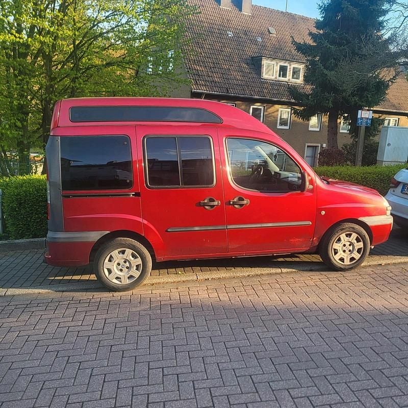 Gebraucht Fiat Doblò Dynamic 105 PS (77 kW) 2005 Rot Van / Kleinbus