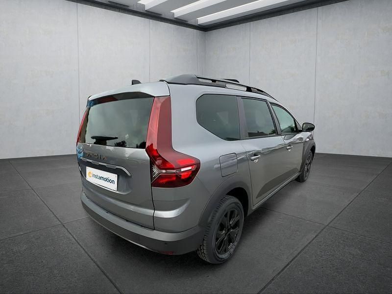 Neu Dacia Jogger 101 PS (74 kW) 2025 Grau Van / Kleinbus