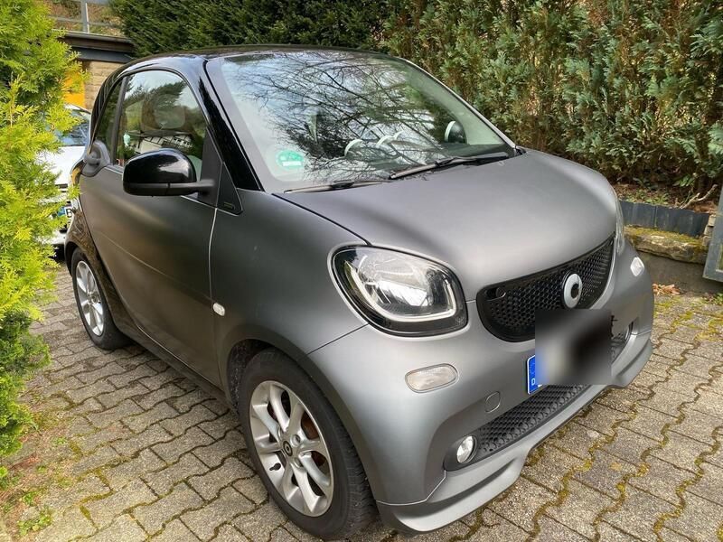 Grau Gebraucht 2015 Smart ForTwo Coupé Passion Coupé | 9.199 € - Bild 1/4
