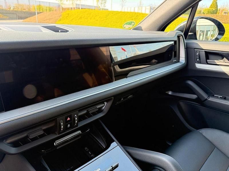 Neu Porsche Cayenne 354 PS (260 kW) 2026 Schwarz SUV