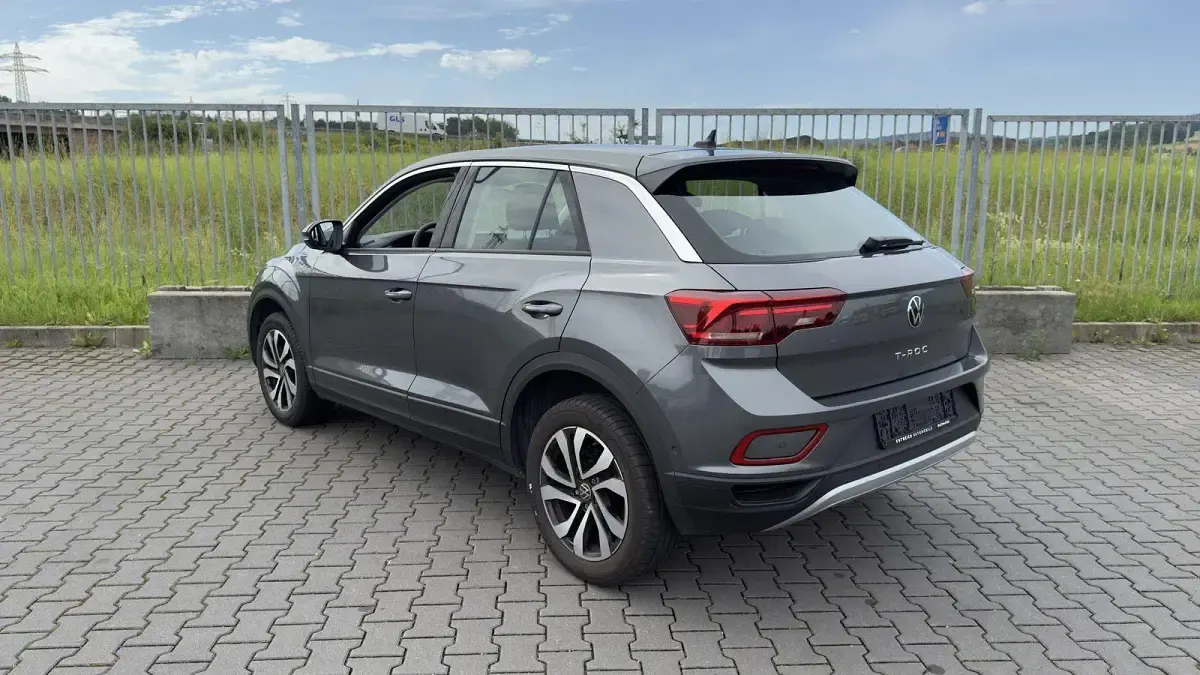 Gebraucht VW T-Roc 110 PS (80 kW) 2022 Grau SUV