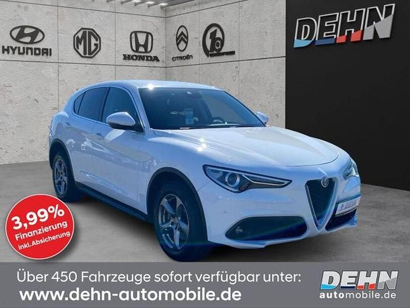 Weiß Gebraucht 2018 Alfa Romeo Stelvio Super SUV | 23.470 € (Fairer Preis) - Bild 1/4