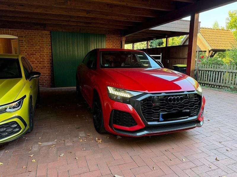 Rot Gebraucht 2022 Audi RS Q8 Sport SUV | 89.500 € (Superpreis) - Bild 1/4