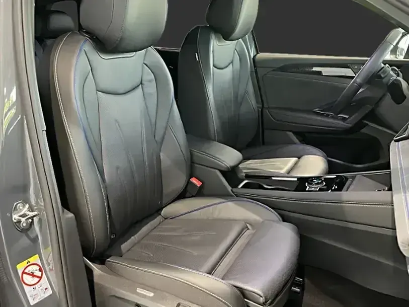Gebraucht VW Tayron R-line 360 PS (264 kW) 2025 Grau SUV