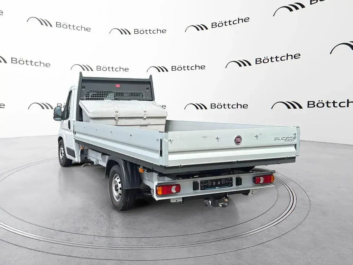 Gebraucht Fiat Ducato 179 PS (131 kW) 2024 Colore esterno (weiss (pastell)) Van