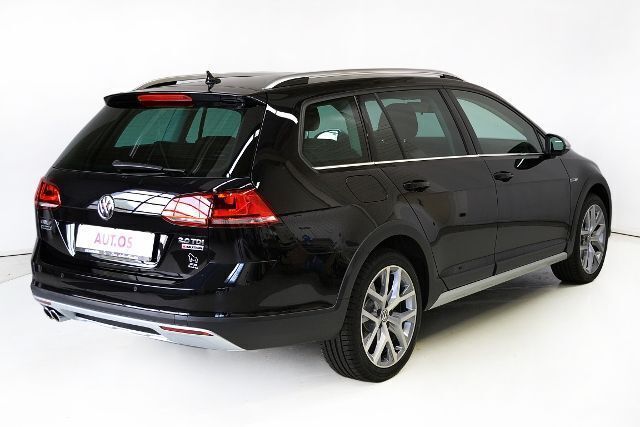 Gebraucht VW Golf VII 150 PS (110 kW) 2016 Schwarz metallic Kombi