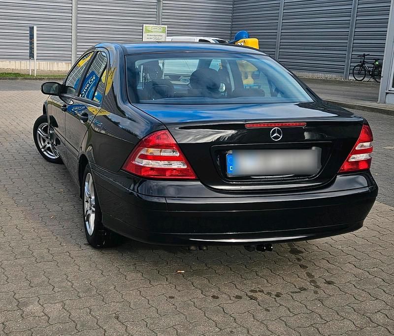 Gebraucht Mercedes C180 143 PS (105 kW) 2006 Schwarz Limousine