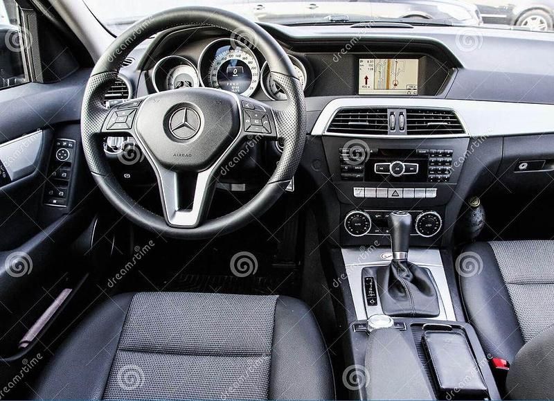 Gebraucht Mercedes C250 204 PS (150 kW) 2012 Silber Limousine