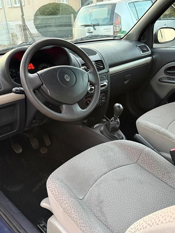 Gebraucht Renault Clio II 58 PS (42 kW) 2006 Blau Kleinwagen