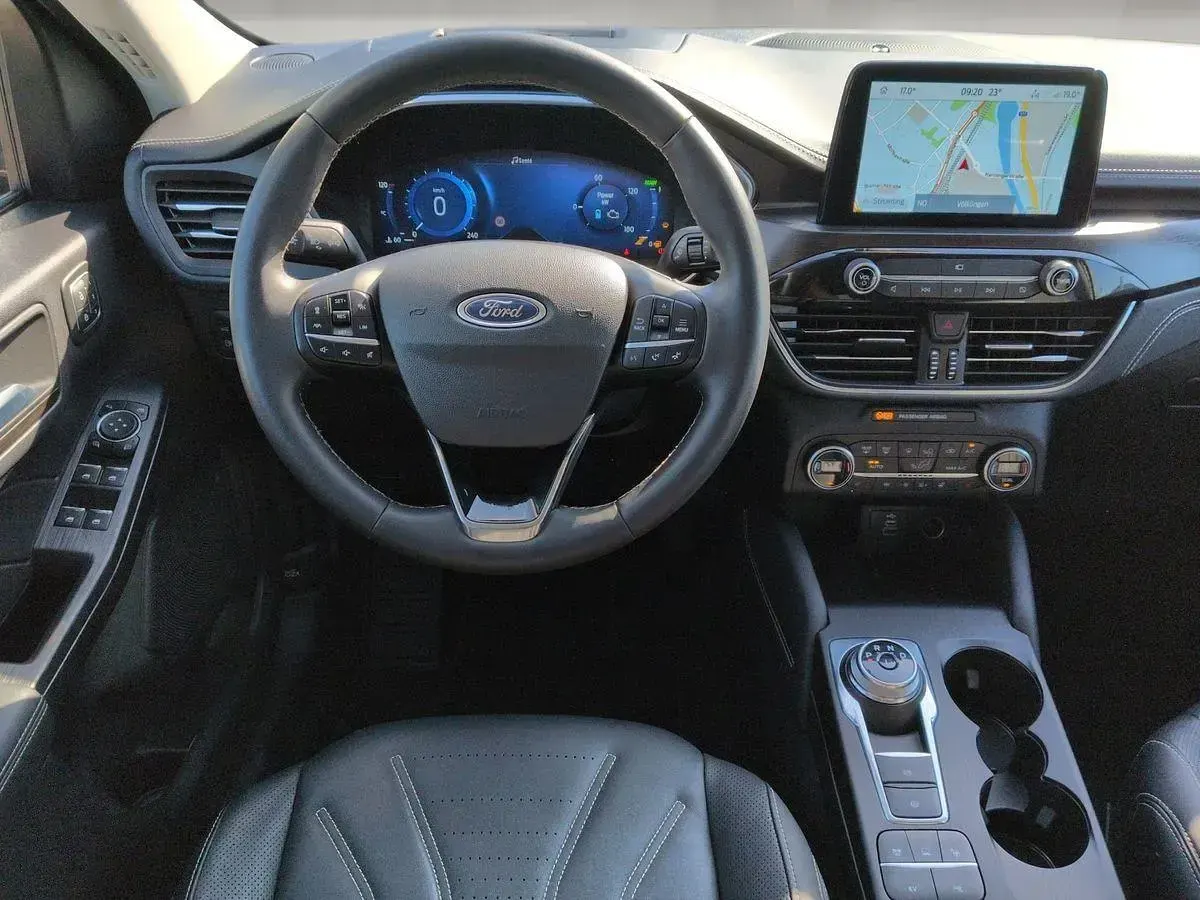 Gebraucht Ford Kuga Vignale 224 PS (164 kW) 2022 White platinum met SUV