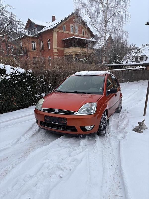 Orange Gebraucht 2003 Ford Fiesta Ghia Kleinwagen | 800 € (Guter Preis) - Bild 1/4